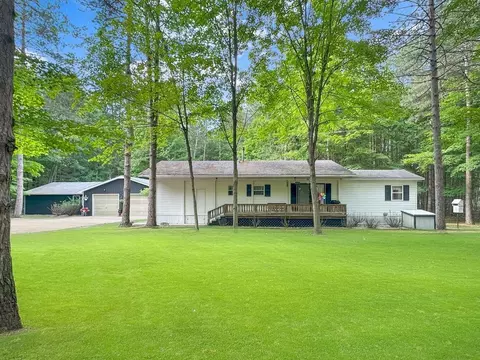 224 S Ferris, Sumner, MI 48889