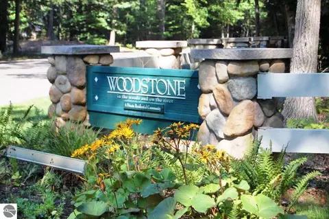 17 Pine, Glen Arbor, MI 49636