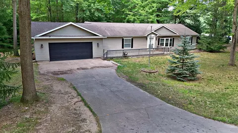 8800 Longview, Canadian Lakes, MI 49346