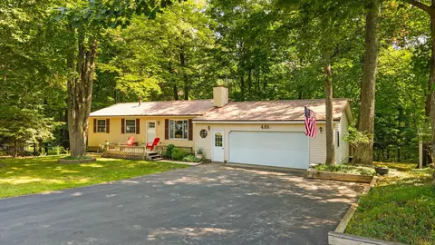 435 Lauri Wil, Traverse City, MI 49696