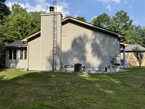 Exterior - 11167 E Arnold Lk, Gladwin, MI 48624 photo 7 of 13
