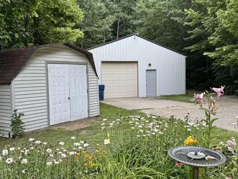 Exterior - 11167 E Arnold Lk, Gladwin, MI 48624 photo 10 of 13