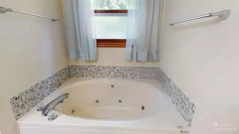 Bath - 11167 E Arnold Lk, Gladwin, MI 48624 photo 3 of 4