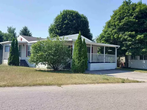 1587 David, Traverse City, MI 49686