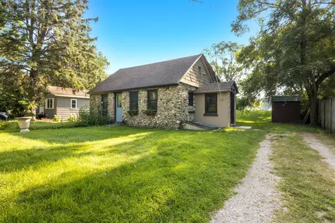 89 S Lake Leelanau, Lake Leelanau, MI 49653