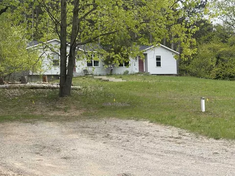 8633 E Fouch, Traverse City, MI 49684