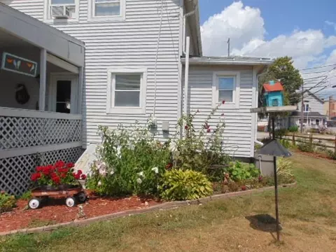 Exterior - 116 E Newark, Ithaca, MI 48847 photo 7 of 11