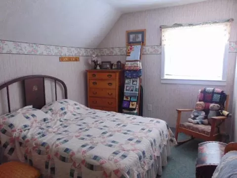 Bedroom - 116 E Newark, Ithaca, MI 48847 photo 4 of 5