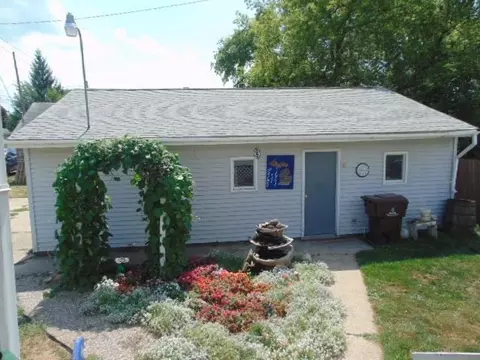 Exterior - 116 E Newark, Ithaca, MI 48847 photo 6 of 11