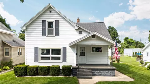 212 W Ninth, Traverse City, MI 49684