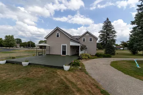 364 S Chippewa, Shepherd, MI 48883 photo 4
