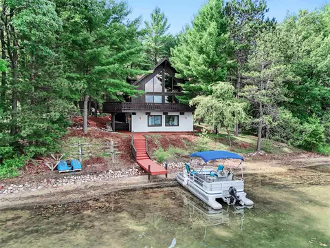 374 Island Vw, Traverse City, MI 49696