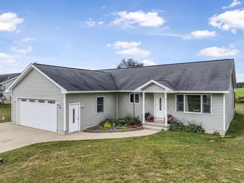 5232 S North Country, Lake City, MI 49651