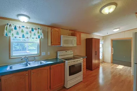 Kitchen - 5702 S Shepherd, Shepherd, MI 48883 photo 2 of 2