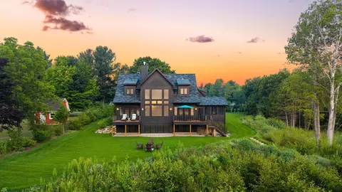 521 S Lake Shr, Lake Leelanau, MI 49653