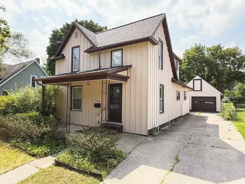 909 River, Alma, MI 48801