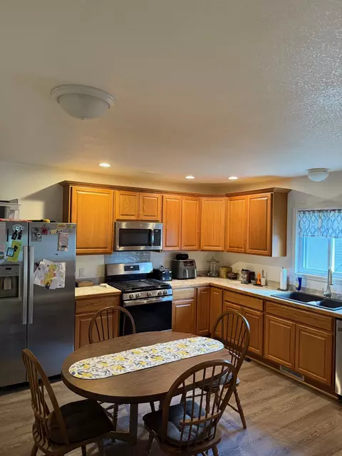 Kitchen - 811 E Ctr, Ithaca, MI 48847 photo 1 of 2