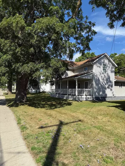 Exterior - 811 E Ctr, Ithaca, MI 48847 photo 3 of 7