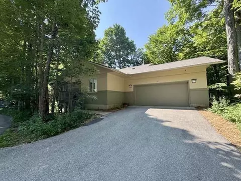 12055 S Woodwinds #10, Traverse City, MI 49684