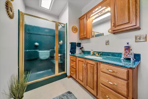 Bath - 1369 County Line, Hale, MI 48739 photo 2 of 5