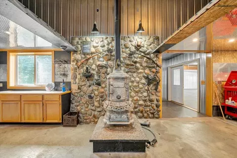 Entry Way - 1369 County Line, Hale, MI 48739 photo 3 of 5