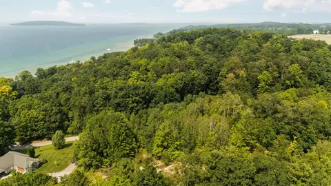 1000 Camino Maria Drive, Traverse City, MI 49686