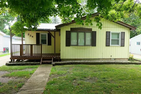 234 E Wright, Shepherd, MI 48883 photo 2