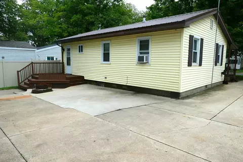 234 E Wright, Shepherd, MI 48883 photo 20