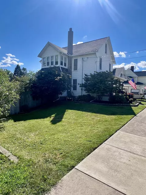 314 E Newark, Ithaca, MI 48847 photo 2