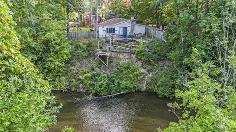 8538 W Haskell Lk, Marion, MI 49665