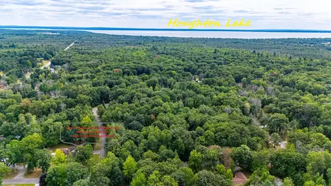 204 Great Oak, Roscommon, MI 48653 photo 3