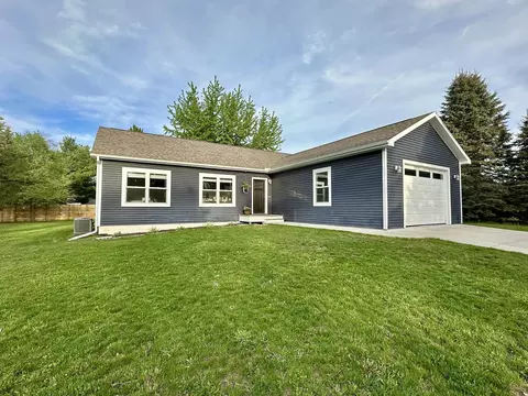 1025 S Littlefield, Mount Pleasant, MI 48858