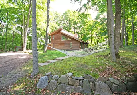 6001 S Hlavka, Maple City, MI 49664