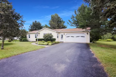 307 Lamoreaux, Elk Rapids, MI 49629
