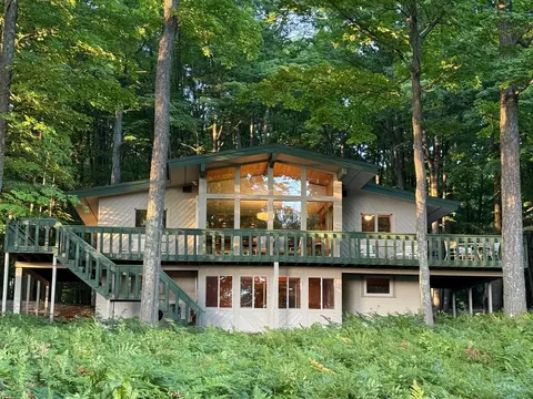 4390 Ridge, Bellaire, MI 49615