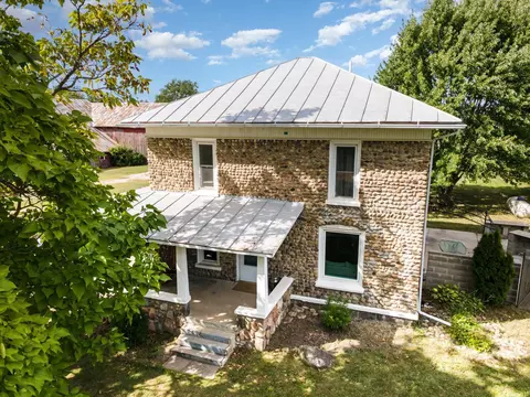 6944 W Fremont, Blanchard, MI 49310