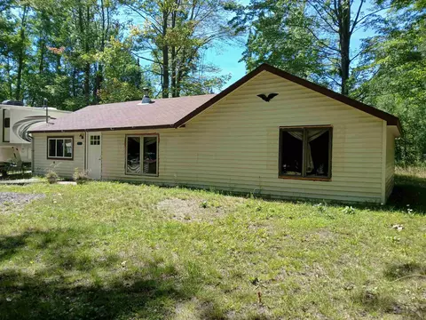 8301 Sherwood, Hale, MI 48739