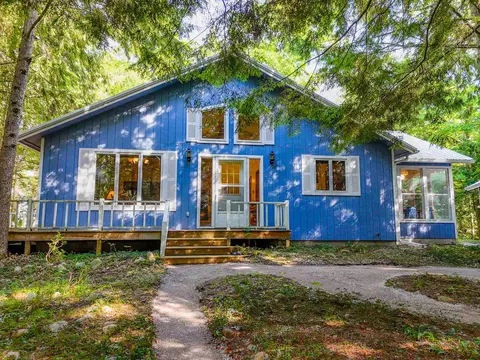 13431 N Forest Bch, Northport, MI 49670