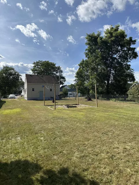 504 N N Frst, Standish, MI 48658 photo 3