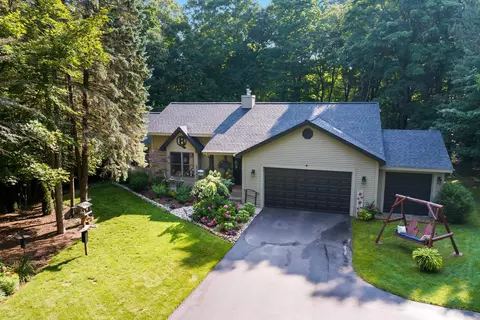 4490 Marykris #16 : 16, Traverse City, MI 49685