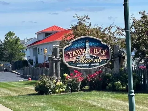 939 W W Lk UNIT 79 : 79, Tawas City, MI 48763