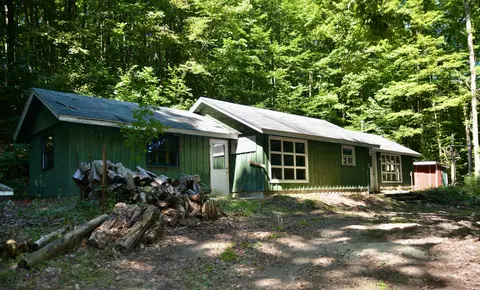 8080 S Sullivan, Cedar, MI 49621