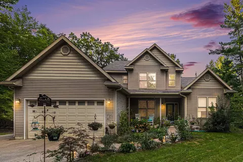 859 Pine, Traverse City, MI 49686