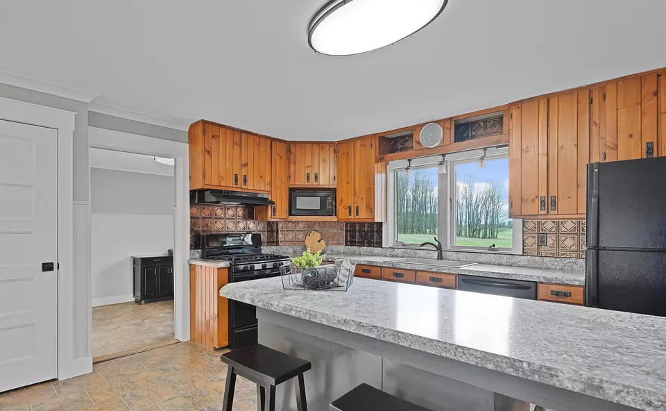 Kitchen - 9090 E 32, Cadillac, MI 49601 photo 1 of 1