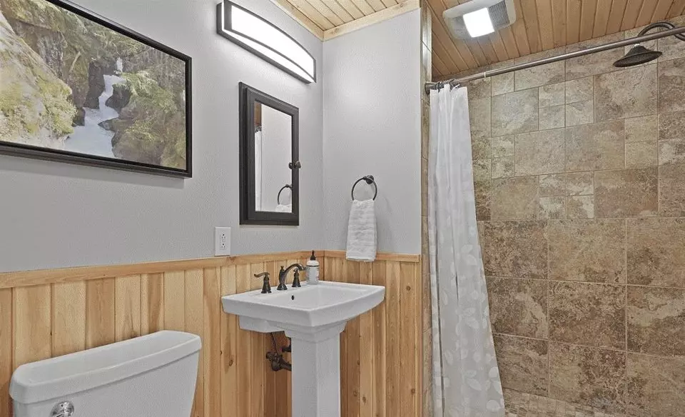 Bath - 9090 E 32, Cadillac, MI 49601 photo 3 of 3