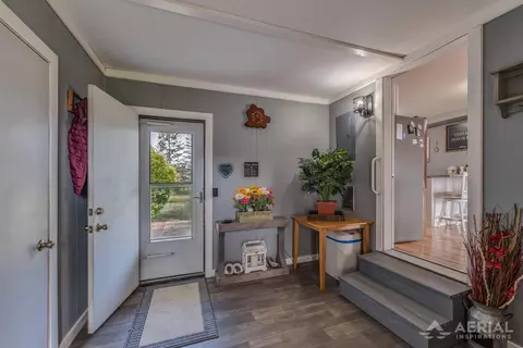Entry Way - 311 E Main, Hale, MI 48739 photo 1 of 2