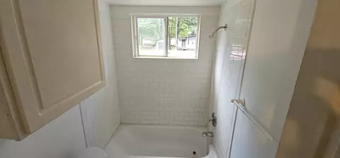 Bath - 510 Birch, Gladwin, MI 48624 photo 1 of 3