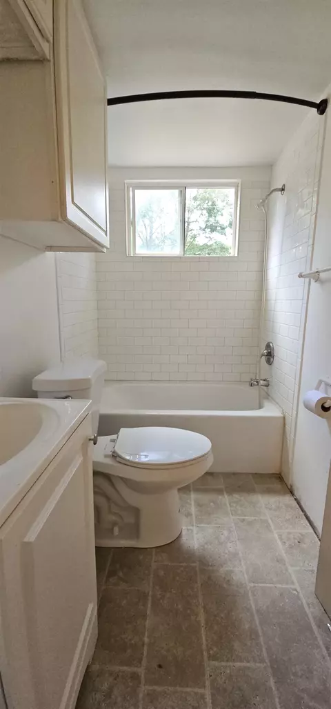 Bath - 510 Birch, Gladwin, MI 48624 photo 2 of 3