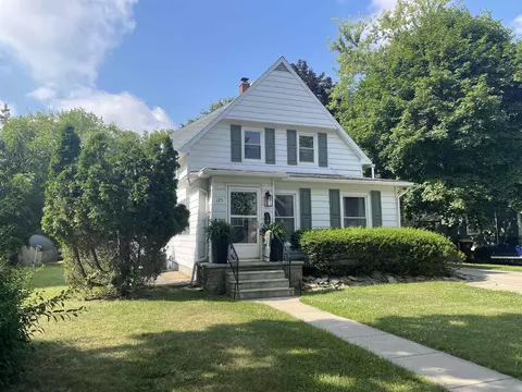 125 Elwell, Alma, MI 48801