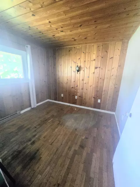 Bedroom - 415 N Pine Riv, Ithaca, MI 48847 photo 3 of 3